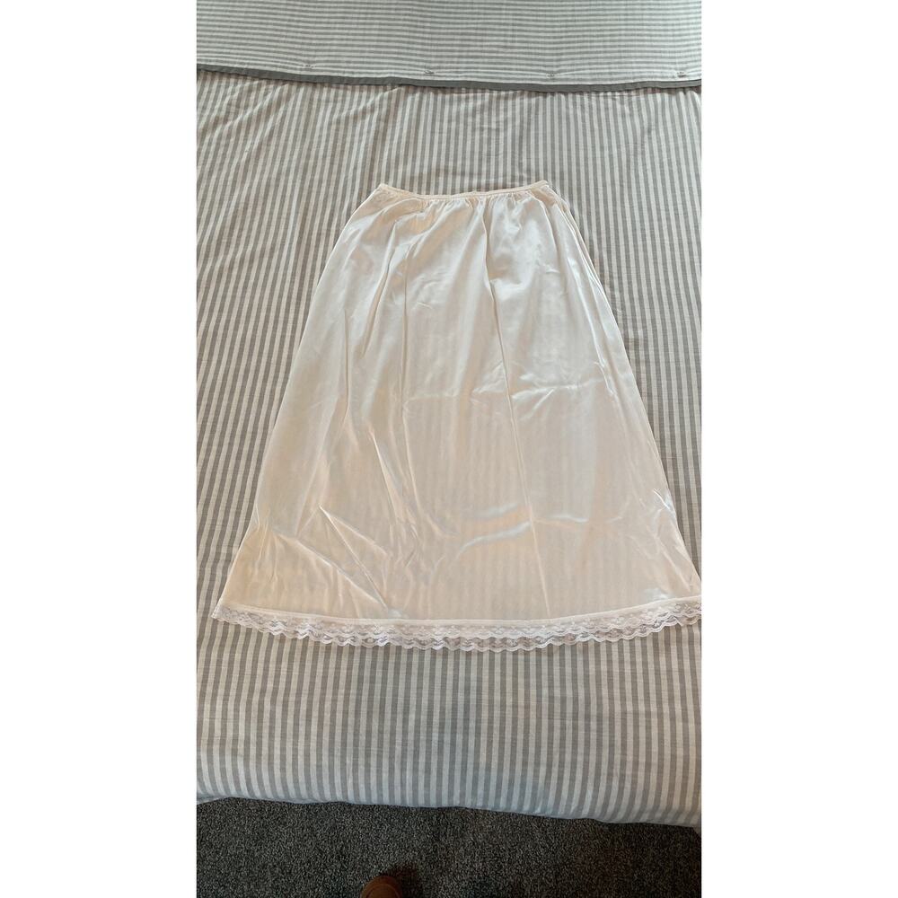 White Warner nylon half slip size medium